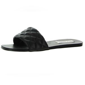 Steve Madden Womens Damaris Faux Leather Quilted Flat Sandals